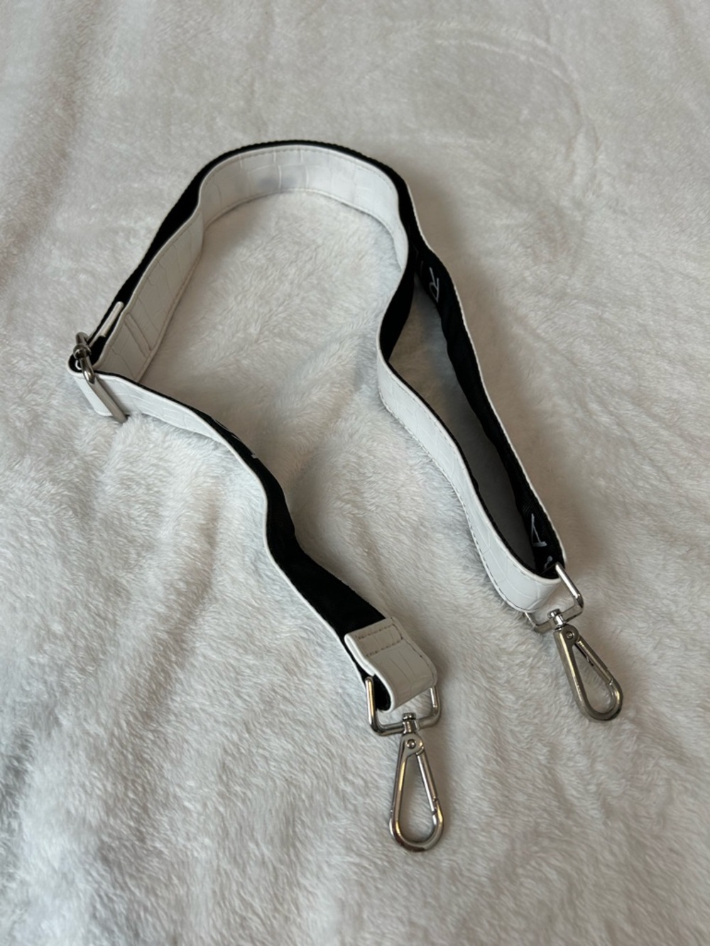 RILEY/VERSA adjustable replacement bag strap white with silver-tone hardware.